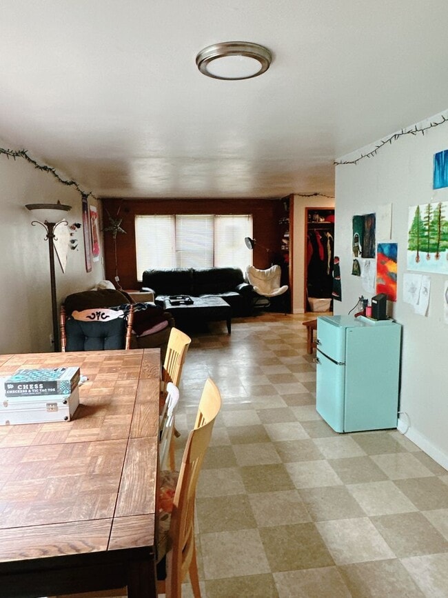 Photo - PRELEASE: 4 bd/1ba across from Laurel Park + near WWU