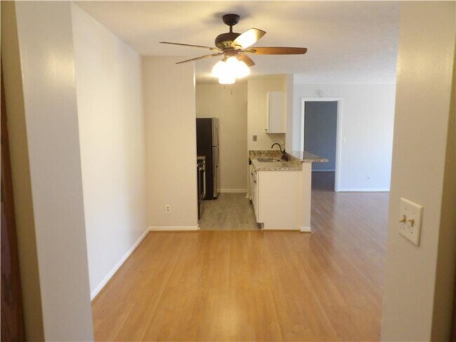 Photo - 18 Woodland Hills Dr Unit 6