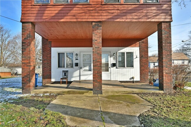 Photo - 401 Williams St SE