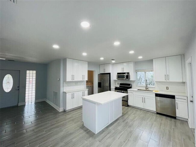 Photo - 2231 SW 14th St