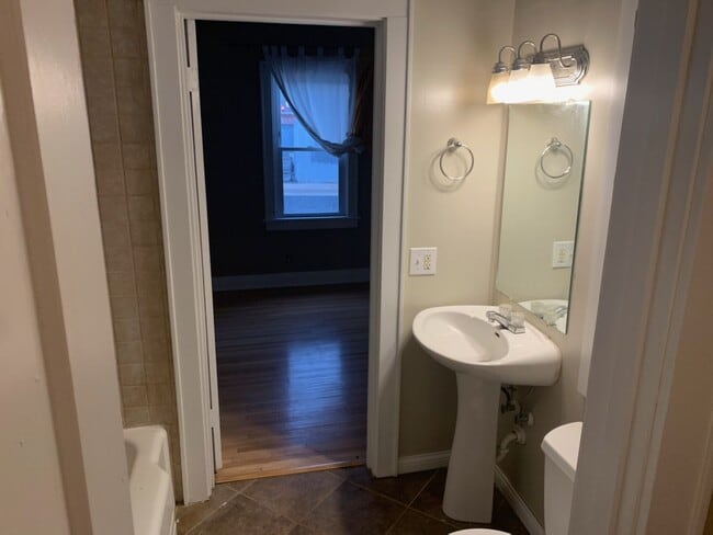 Photo - 2 Bedroom/1 Bathroom Home For Lease