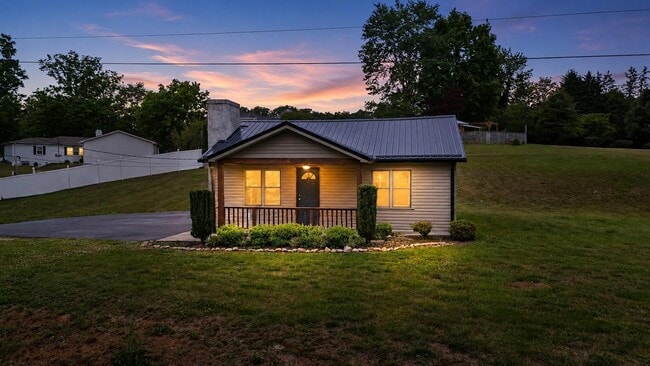 Building Photo - 60 Maple Tree Dr