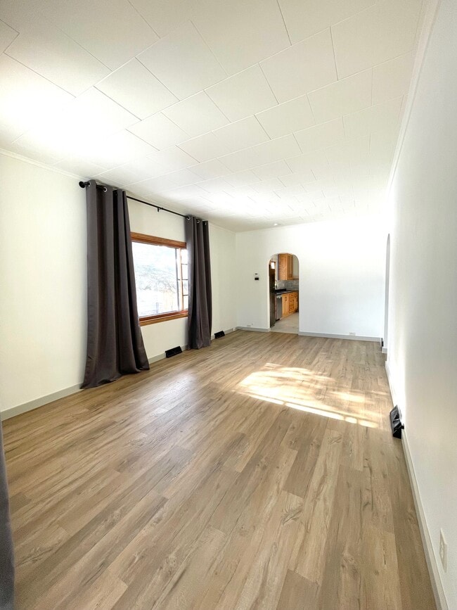 Photo - 512 Single Family Home