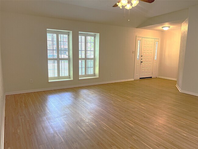 Photo - 3307 Golden Willow Dr