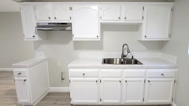 Photo - 1333 E 47th St Unit 1335