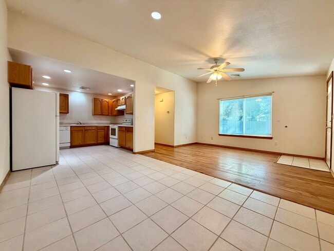 Building Photo - RD T 13-508 , 23-898 Unit 13-508