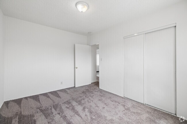 2BR, 1BA - 855SF - Bedroom