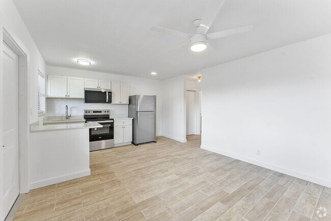 Building Photo - 525 S Broadway Unit M Rental