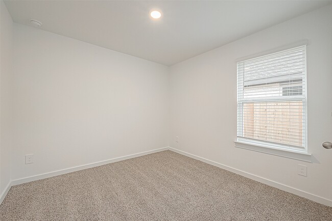 Building Photo - 4939 Pne Hvn Ln