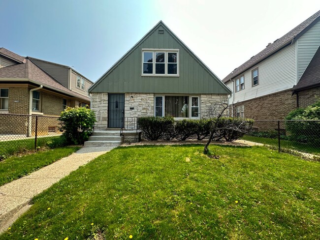 Building Photo - 3152 N 42nd Pl Rental