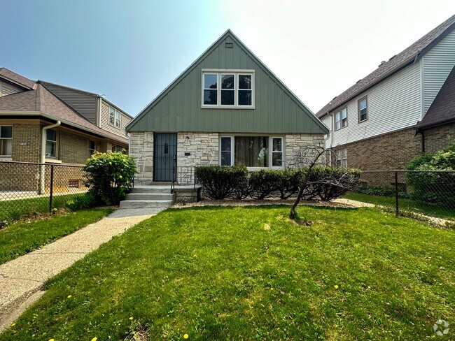 Building Photo - 3152 N 42nd Pl Rental