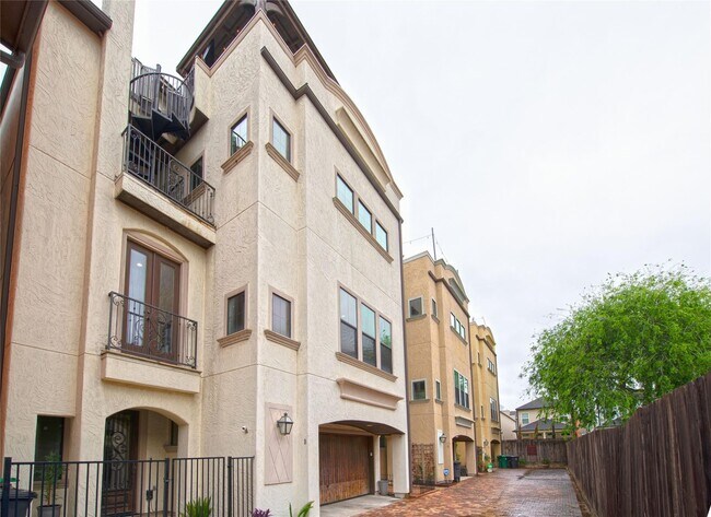 Photo - 1141 W 23rd St