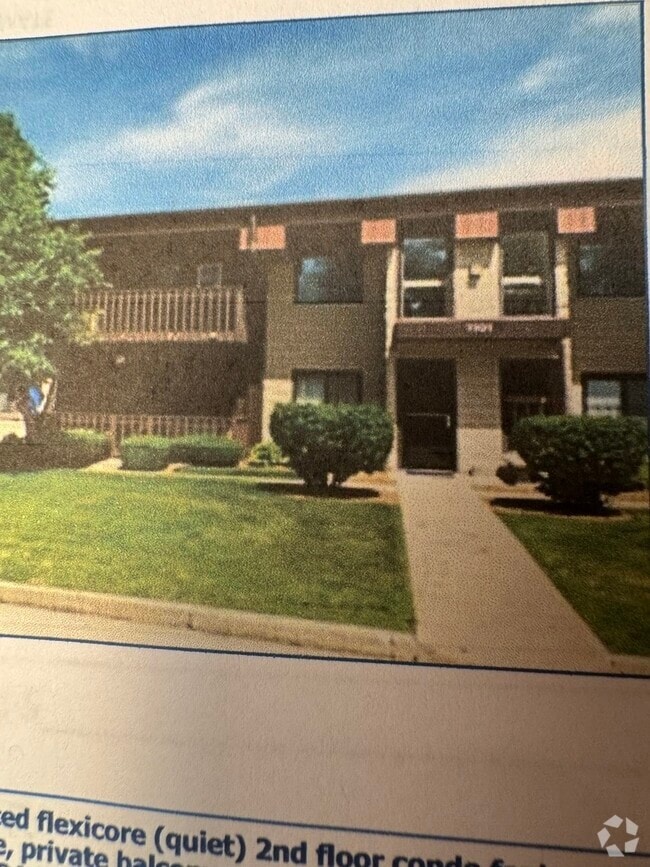 Building Photo - 1101 E Division St Rental