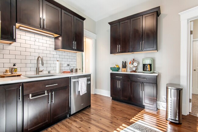 Photo - 1028 E Pearson St Unit 1030