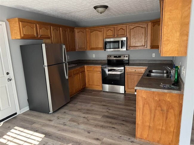 Photo - 352 Paddle Wheel St