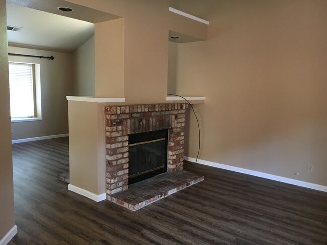 Photo - 2009 Hearthstone Ln