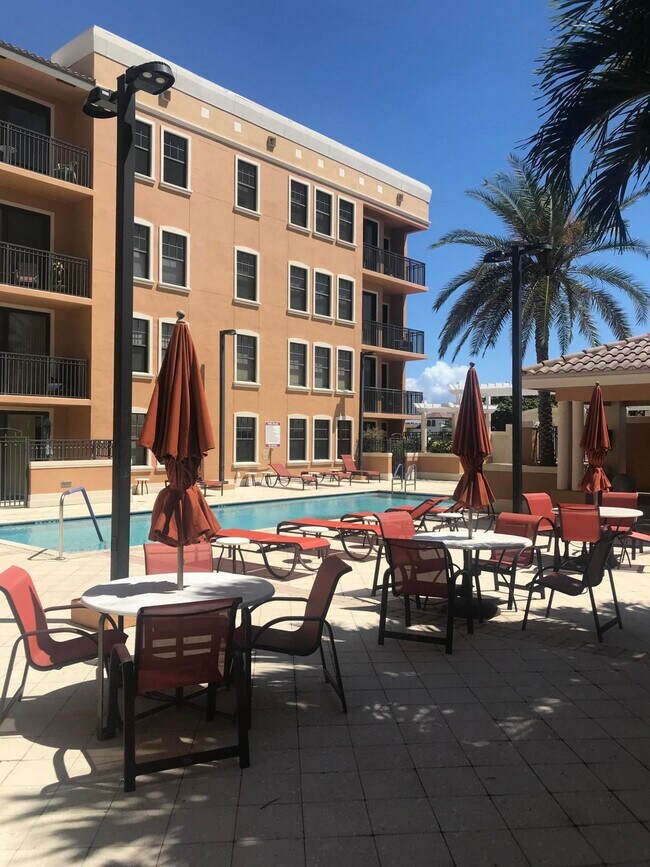 511 Lucerne Ave Unit 313
