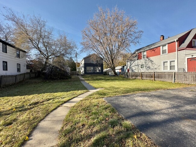 Photo - Beautiful 3 bedroom, 1 bath single family home with fenced yard and garage