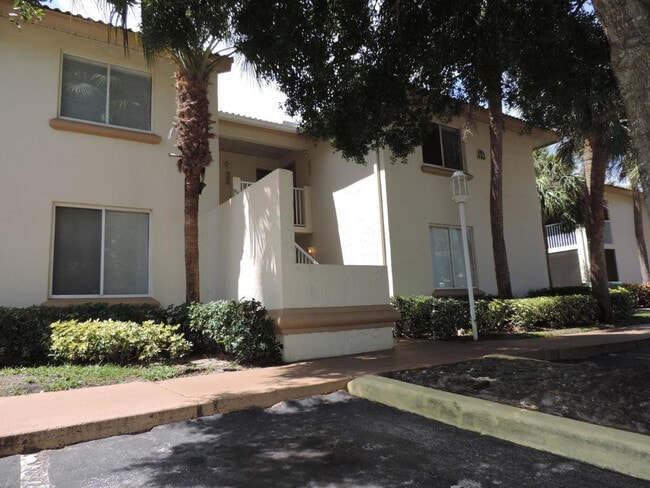 Building Photo - 12104 Glenmoor Dr Unit 12104