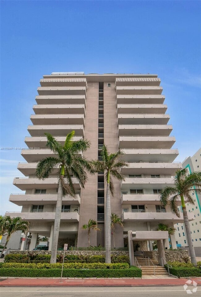 Building Photo - 9225 Collins Ave Unit 404 Rental