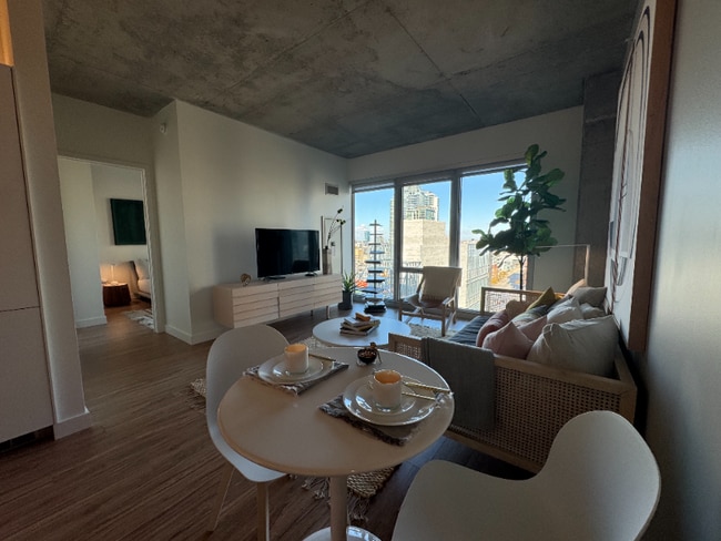 Photo - 167 N Desplaines St Unit 611