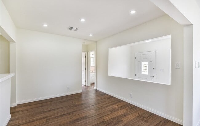 Photo - 6434 Densmore Ave