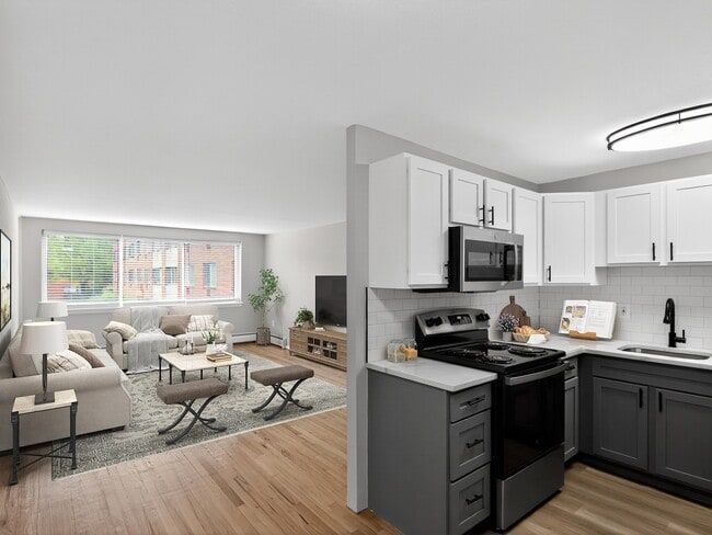 Welcome to Eagle Rock Apartments at West Hartford, where modern living meets comfort. Enjoy spacious interiors with elegant finishes and a well-equipped kitchen perfect for any culinary enthusiast. Don’t miss your chance to elevate your lifestyle—schedule a tour today!