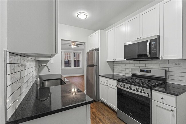 Photo - 901 W Altgeld St Unit B1