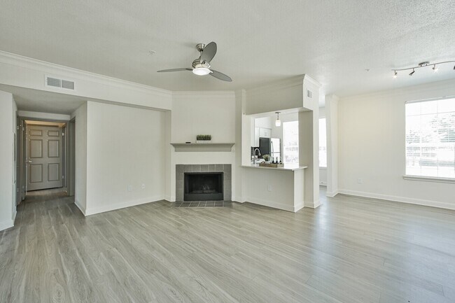 Photo - Get Up to 3 Weeks Free – Plus an Exclusive... Unit AA141