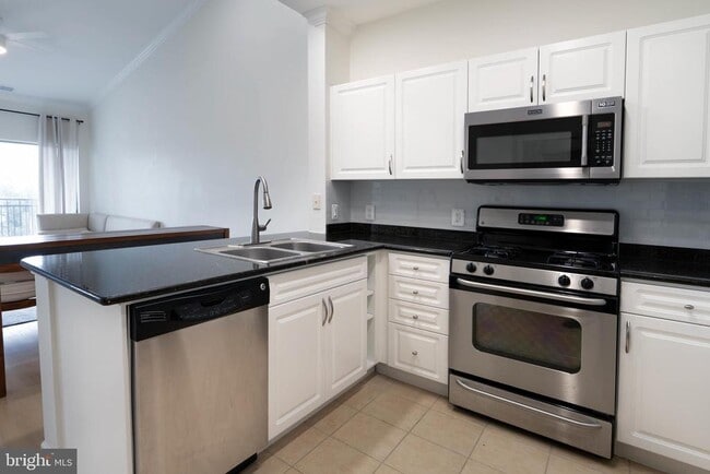 Building Photo - 12901 Centre Park Cir Unit 418