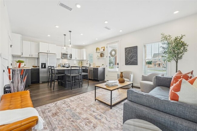 Photo - 6300 W Memorial Rd Unit 602