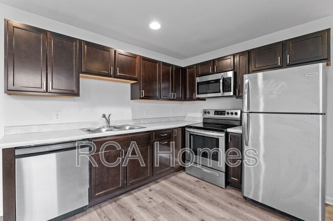 Building Photo - 1306 Woodlawn Ave