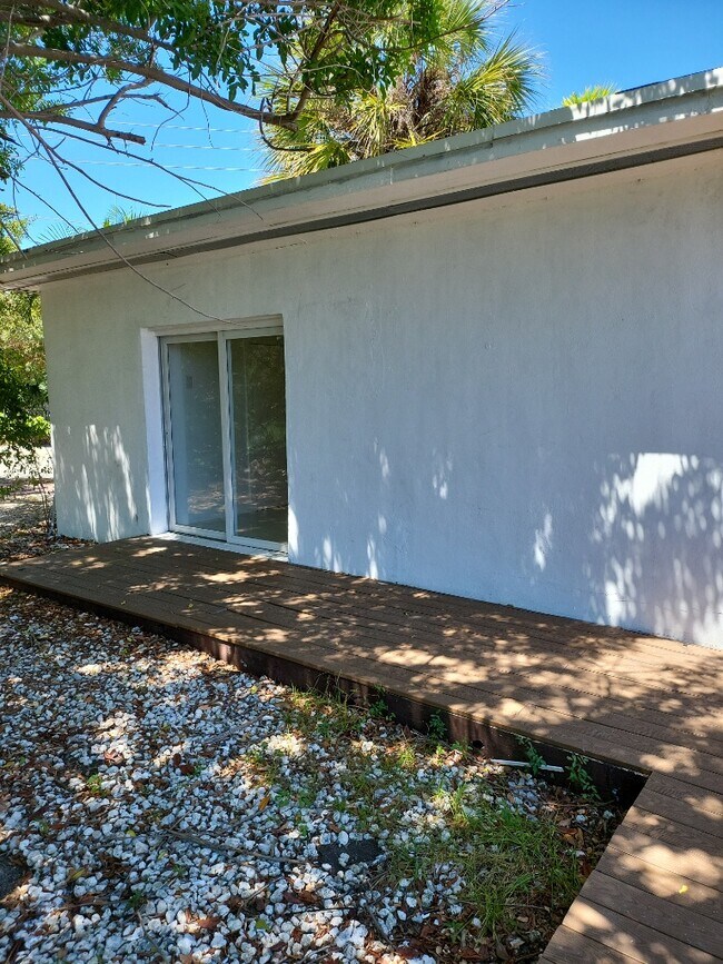 Photo - 7707 Hawthorne Ave