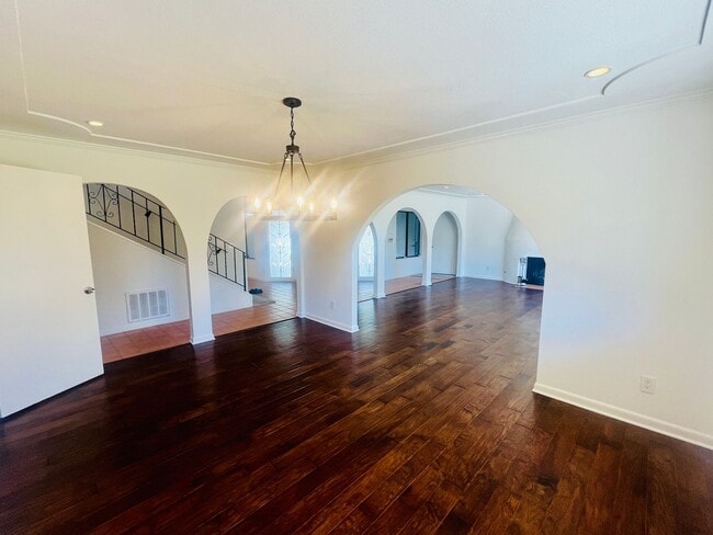 Photo - Extraordinary home with expansive yard on ...