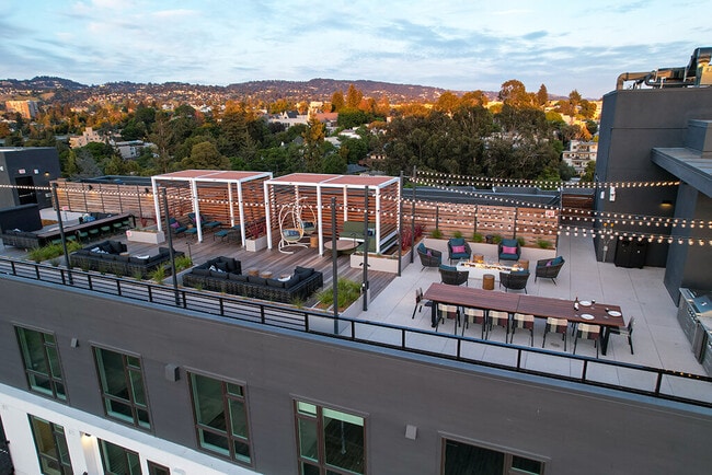 Building Photo - Assembly Rental