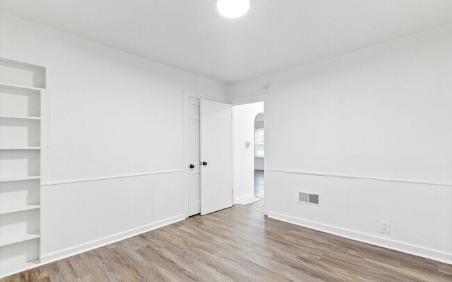 Photo - 831 Harlan Ave