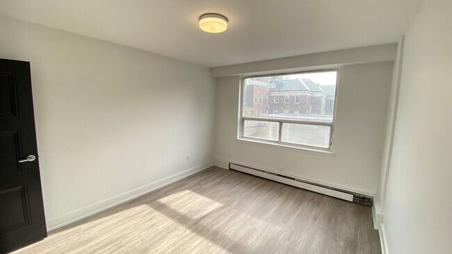 Photo - 66 Spadina Rd