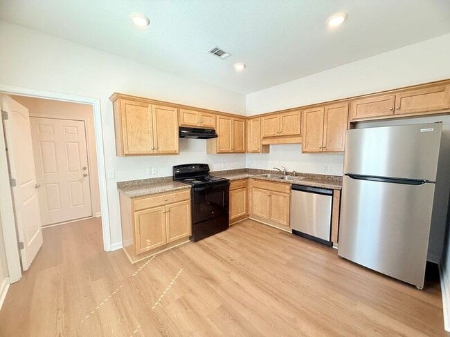 Photo - 8927 Untreiner Ave