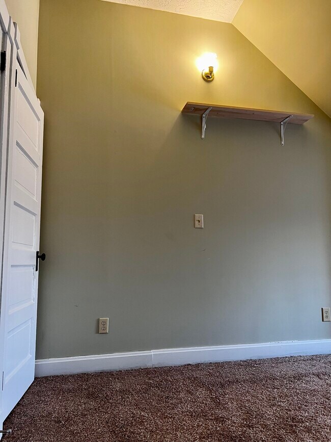 300 E 17th Ave