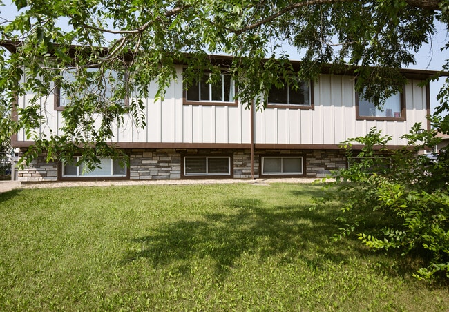 Photo - 9302-93108 108 Ave