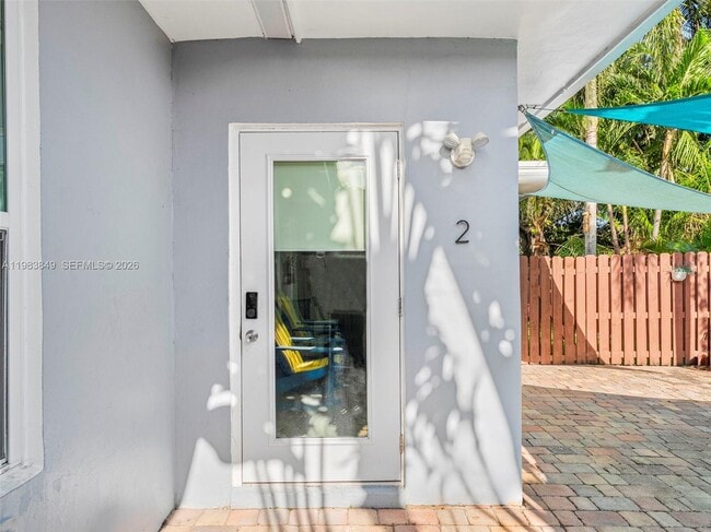 Building Photo - 1432 NE 5th Ave Unit 2