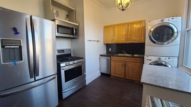 Photo - 476 GREGORY Ave