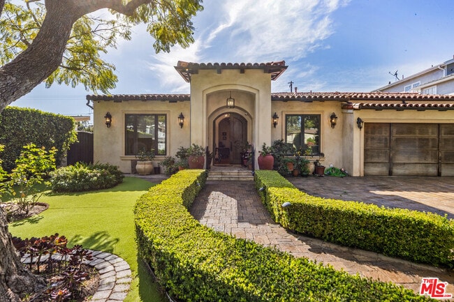 Building Photo - 1148 Centinela Ave