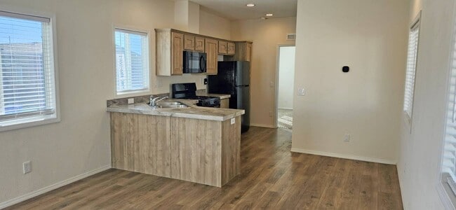 Photo - 5510 Clark Rd