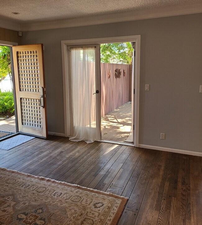 Photo - 617 Sierra St