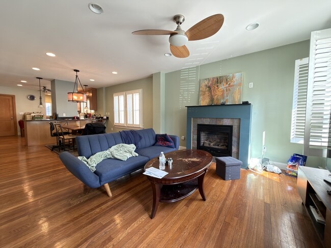 Building Photo - 22 Magnolia Ave Unit 22