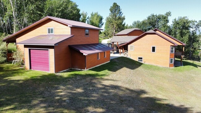 Photo - Stunning Home in Beautiful Private Setting!!
