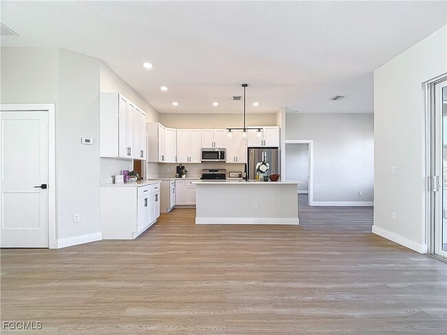 Photo - 5006 S Peachtree Cir