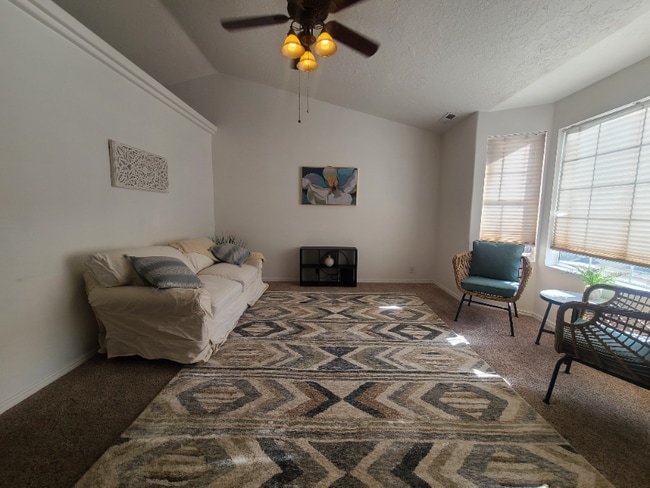 Photo - 991 N 2100 W