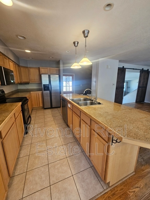 Photo - 2279 Kendall St